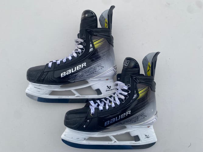 NHL Bauer Vapor Hyp2rlite Mens Pro Stock Size 8.5 Hockey Skates MIC 5748