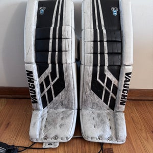 Black 31" Intermediate Vaughn Velocity VE8 Goalie Leg Pads (Used)