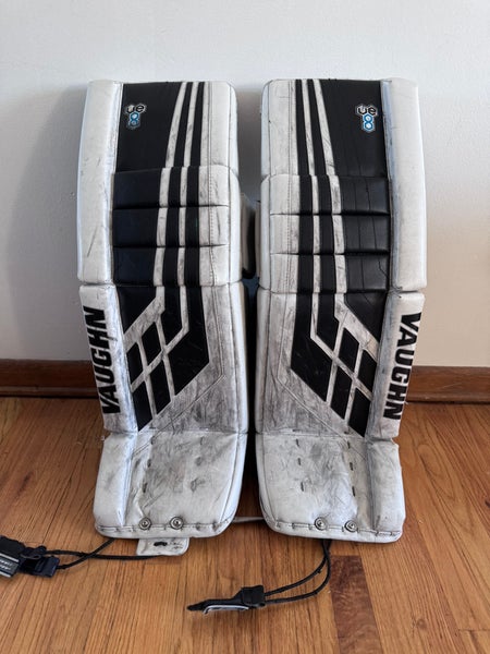 Black 31" Intermediate Vaughn Velocity VE8 Goalie Leg Pads (Used)