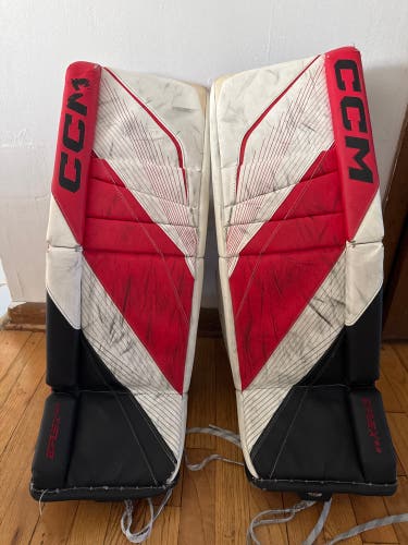 Red 30" Intermediate CCM EFlex 6.9 Goalie Leg Pads (Used)