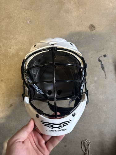 Cascade Cpxr Goalie Helmet (Used)