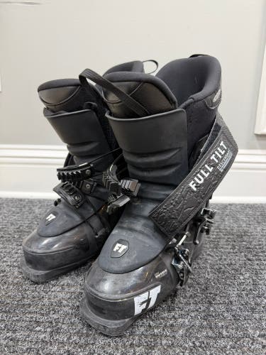 Mondo 25 & 25.5 Unisex Full Tilt Descendant All Mountain Ski Boots Soft Flex (Used)
