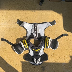 Small Senior Bauer Supreme 150 Shoulder Pads (Used)