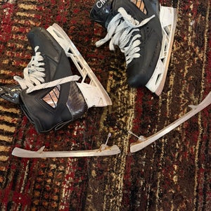 True 2 Piece Hockey Goalie Skates 9.5 (Used)