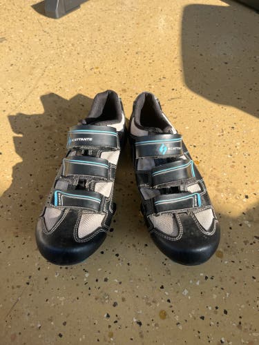 Women's Size 8.5 Bike Shoes Road Bike (Used)