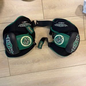 Men's Large Senior Hespeler Shoulder Pads (Used)