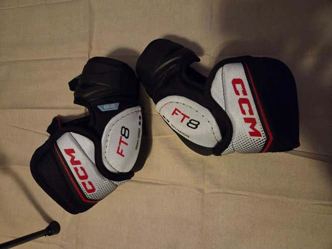 Senior Medium CCM JetSpeed FT8 Elbow Pads (Used)