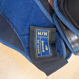 Medium Senior Bauer Sp1000 Shoulder Pads (Used)