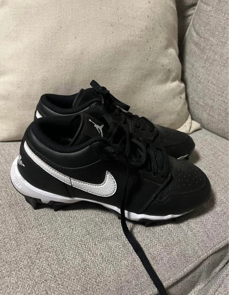 Black Kids 6Y (Big Kids / Youth) Youth Air Jordan Molded Cleats Cleats (Used)