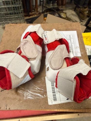 Senior Small Bauer Vapor APX2 Elbow Pads (Used)