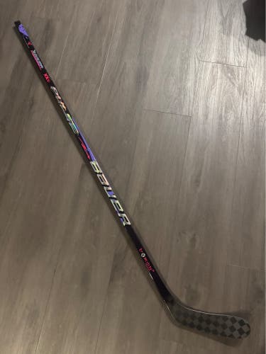 New Bauer Pulse Graffiti LE limited edition Left Hand Hockey Stick P28 77 Flex