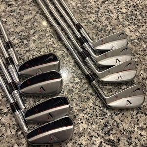 Men's Nike Right Handed Iron Set Stiff Flex Steel Shaft (Used)