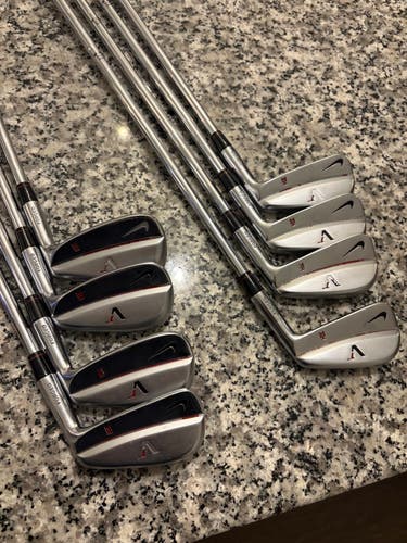 Men's Nike Right Handed Iron Set Stiff Flex Steel Shaft (Used)