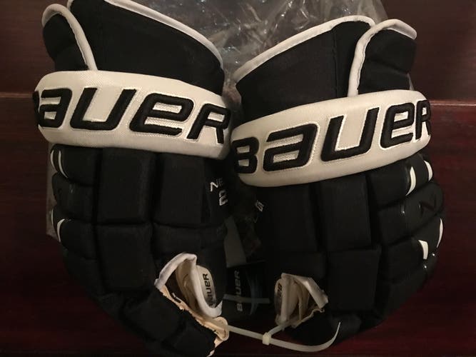 Gloves New Bauer Nexus 2N 15"