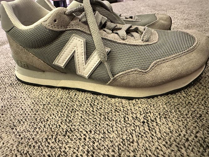 New Balance 515 grey and white sneakers women’s 9, men’s 7