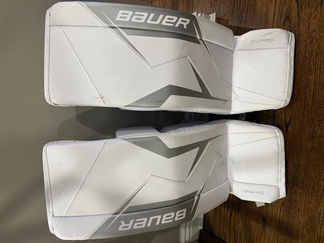 32" Bauer Sv-Pro Goalie Leg Pads (Used)