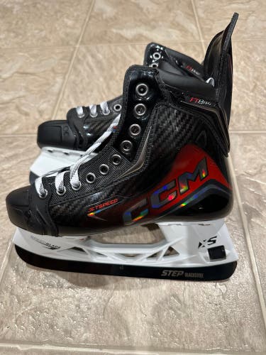 CCM JetSpeed FT8 Pro Hockey Skates Regular Width 6 (New)