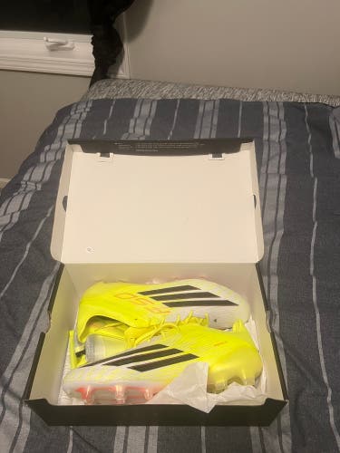 Yellow Men's Size M 12.0 (W 13.0) Adidas F50 adizero Turf Cleats Cleats (New)