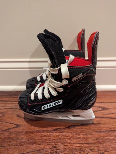 Bauer NS Ice Hockey Skates Youth Size 9 D Regular Width (Shoe Size 10 Youth)
