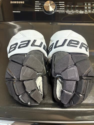 Bauer Vapor hyperlite Gloves 13" Pro Stock (Used)