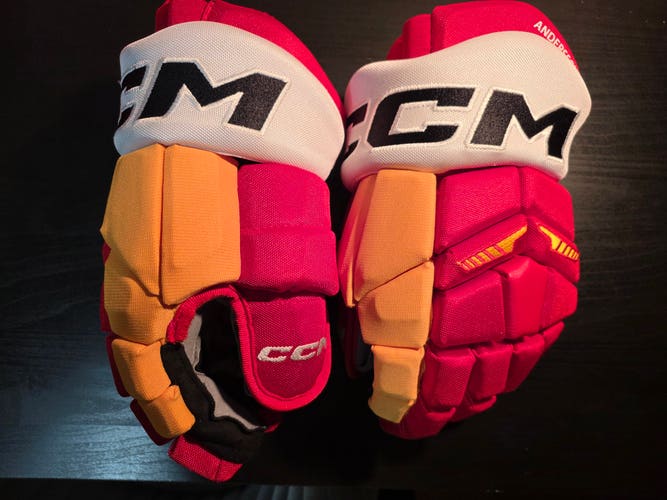 CCM HGTKPP Gloves 14" Rasmus Andersson Calgary Flames Pro Stock