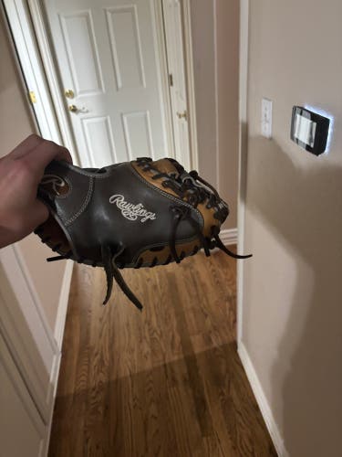 2022 Rawlings Heart of the Hide RH Catcher's Baseball Glove 33" (Used)