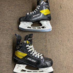 Bauer Supreme Ultrasonic Hockey Skates Regular Width Size 4.5
