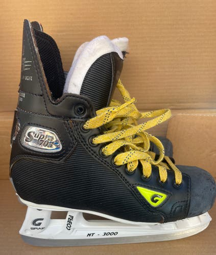 Used Graf Supra 705 Hockey Skates Size 5 wide Made in Canada!