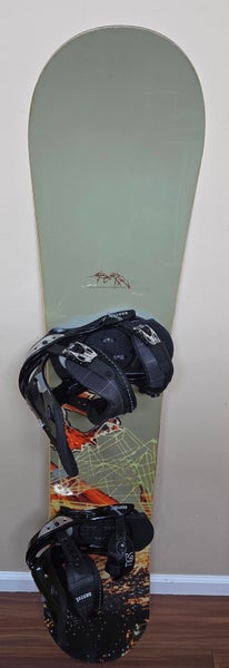 BURTON 158 Snowboard Superfly II Core DualZone EGD Withe Cartel Bindings