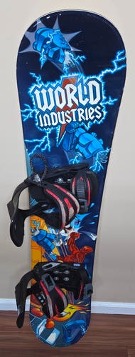 WORLD INDUSTRIES Boxing Robots Design 135CM Youth Snowboard with Bindings