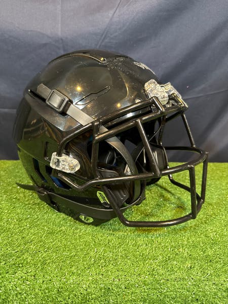 f7 football helmet schutt 2.0 Collegiate (Prior Model - VT 5-Star Helmet) Description Replaces the Vengeance A11 2.0 in the Schutt helmet lineup Perfect Your Fit Schutt F7 2.0 Adult Football