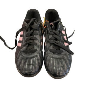 Used Adidas Soccer Cleats Pink And Black Junior 02.5 11859-S000011508