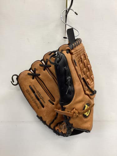 Used Wilson PRO500 BB/SB Glove RH Throw Brown And Black 12 1/2" 11851-S000042289