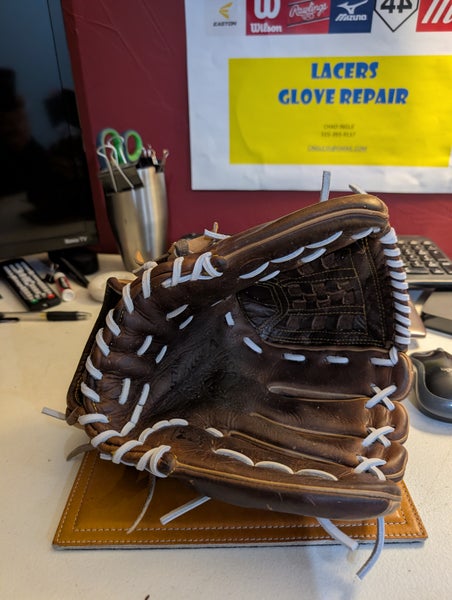 Infield RH Mizuno Classic Pro Soft Baseball Glove 12" (Used)