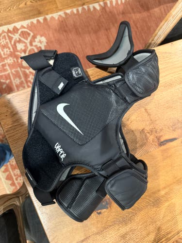 Small Youth Nike Vapor Shoulder Pads (Used)