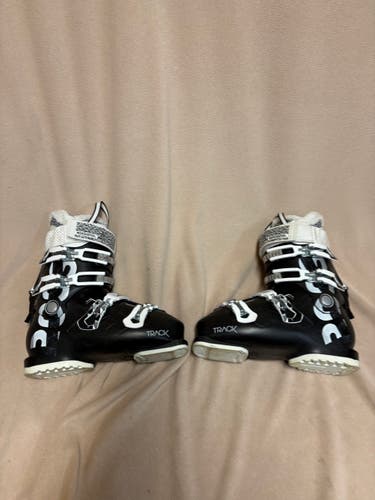 Mondo 25 & 25.5 Unisex Rossignol All Mountain Rossi Ski Boots (Used)