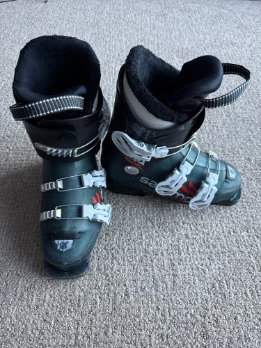 Mondo 23 & 23.5 Unisex Salomon T-3 Jr Ski Boots (Used)