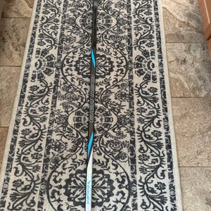 Junior Bauer Nexus Tracer Right Handed Hockey Stick P28 40 Flex (Used)