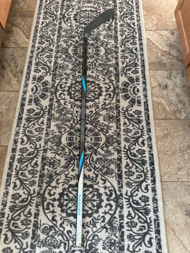 Junior Bauer Nexus Tracer Right Handed Hockey Stick P28 40 Flex (Used)