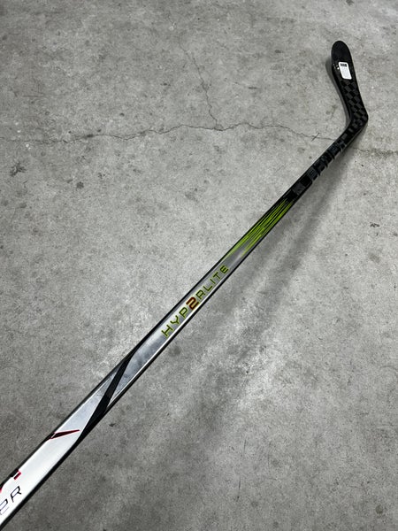 55 Flex P28 Senior Bauer Vapor Hyperlite2 Right Hand Hockey Stick (New) Pro Stock