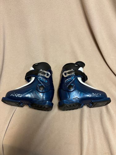 Mondo 17 & 17.5 Kid's Axis All Mountain AX1 Ski Boots (Used)