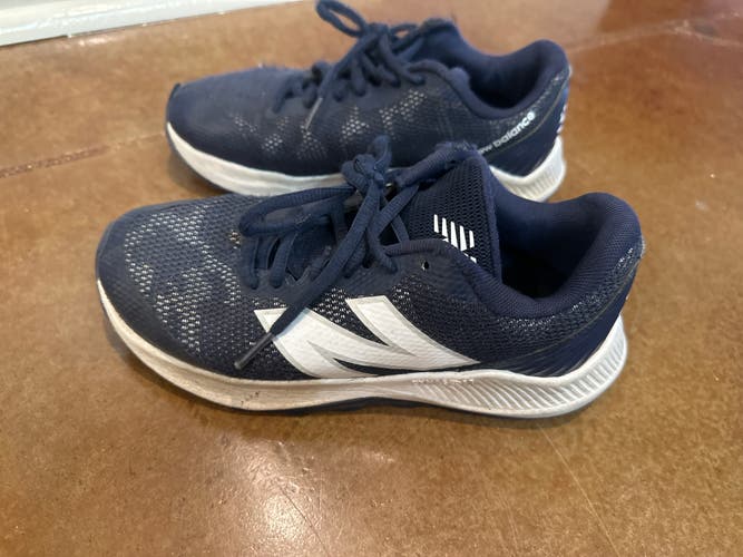 Blue Kid's 2.5Y (Big Kids / Youth) Youth New Balance Low Top Turf Cleats (Used)