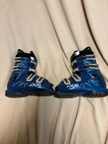Mondo 22 & 22.5 Kid's Axis All Mountain AX 4 Ski Boots (Used)