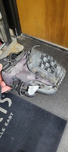 Used Adidas 11 BB/SB Glove RH Throw Black 11" 11497-S000154958