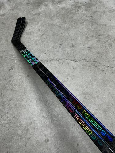 2 PACK - 65 Flex P28 Senior CCM RibCor Trigger 9 Pro Right Hand Hockey Stick Pro Stock (New)