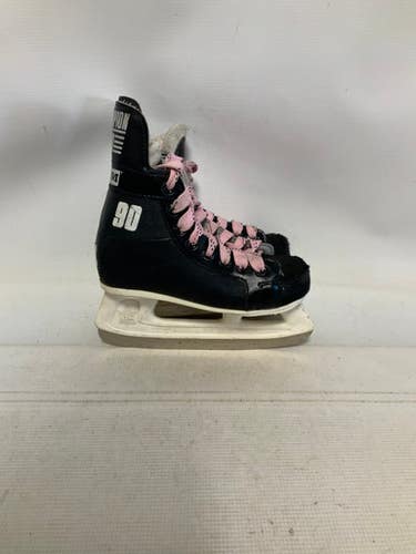 Used CCM CHAMPION 90 Junior Hockey Skate Junior 01 11823-S000036913