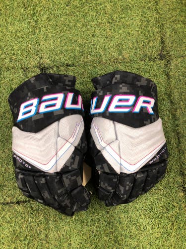 Black Senior Bauer Vapor Series Gloves 13" (Used)
