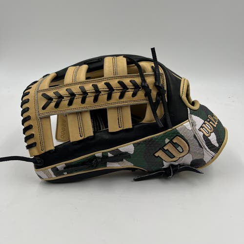 Wilson A2000 1810 12.75 Lefty Outfield Baseball Glove
