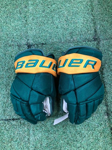 Green Senior Bauer Vapor Pro Team Gloves 13" (Used)