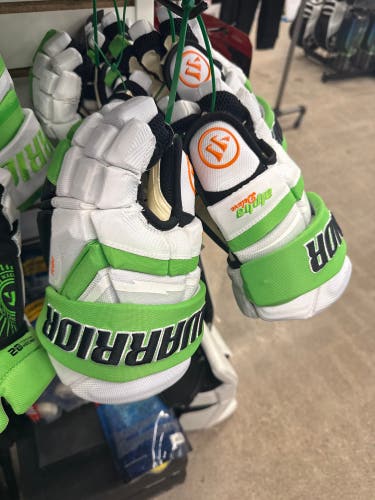 Warrior Alpha Deluxe 20th Anniversary Gloves 12" (New)
